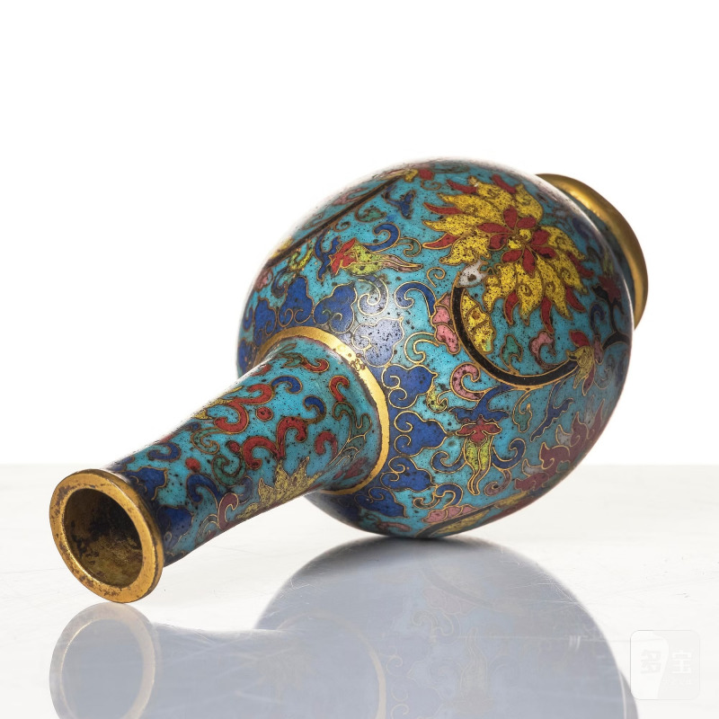 A small cloisonné 'lotus' bottle vase, - 图5